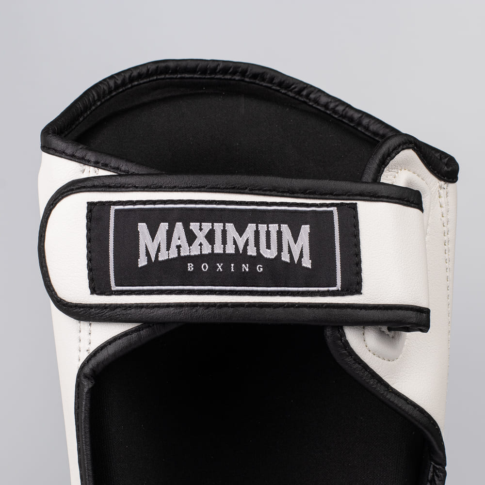 Caneleira de Muay Thai e Kickboxing Maximum  Classic White/Black - PAR