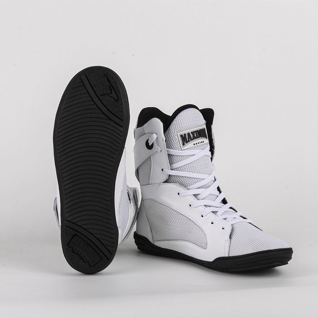 Sapatilha de Boxe Branco e Preto Cano Alto - Par