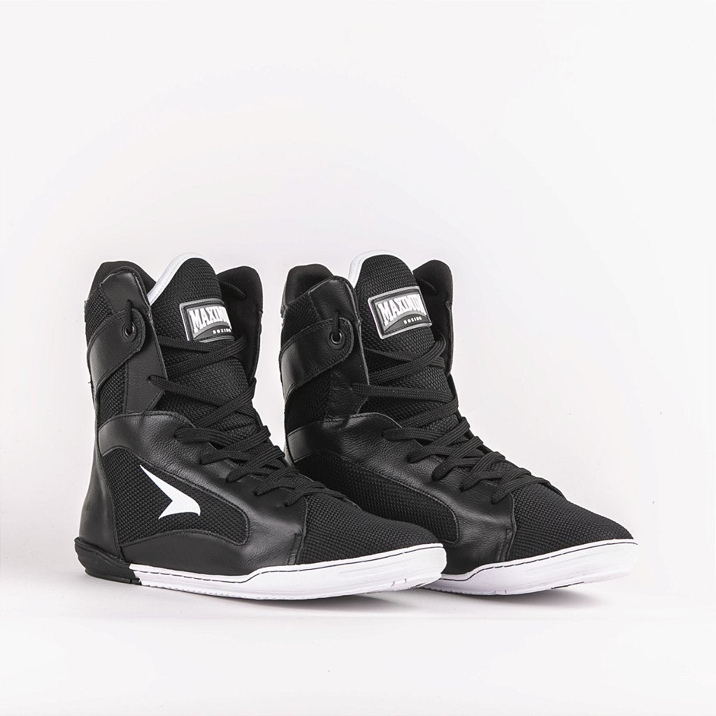 Sapatilha de Boxe Preto e Branco Cano Alto - Par